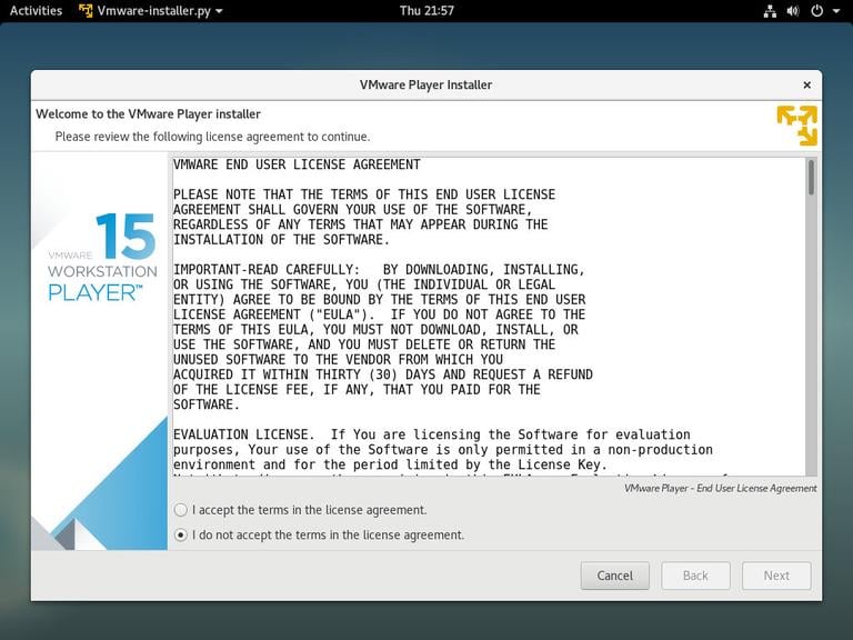 Debian VMware принимает лицензию